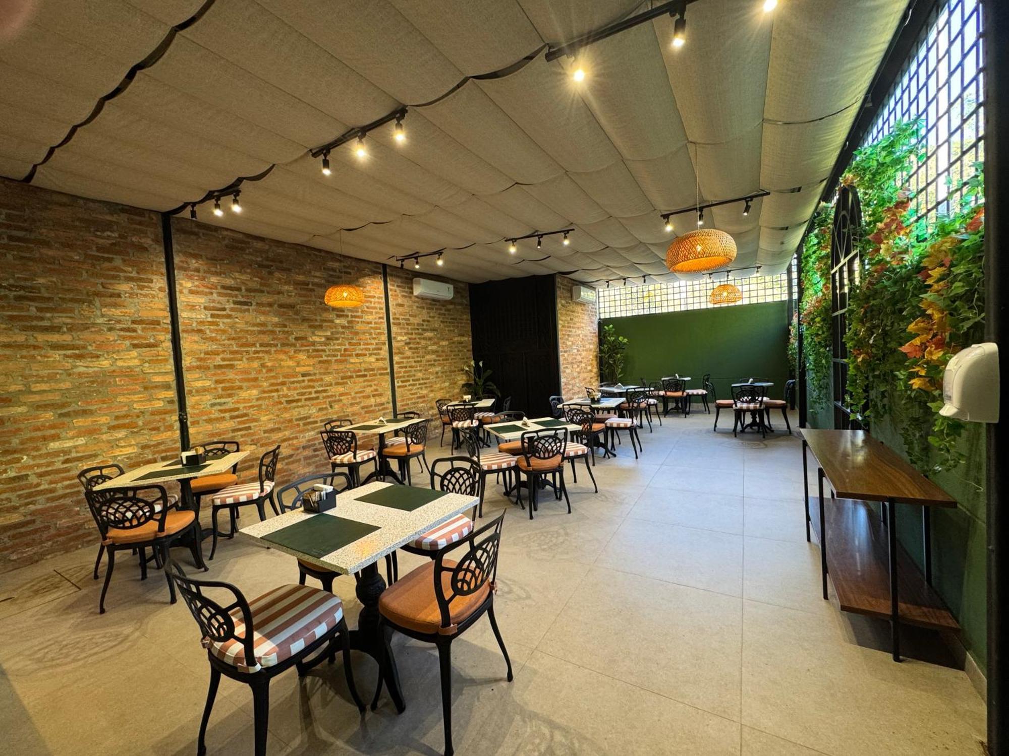Graal Inn ไมริโปรัง ภายนอก รูปภาพ
